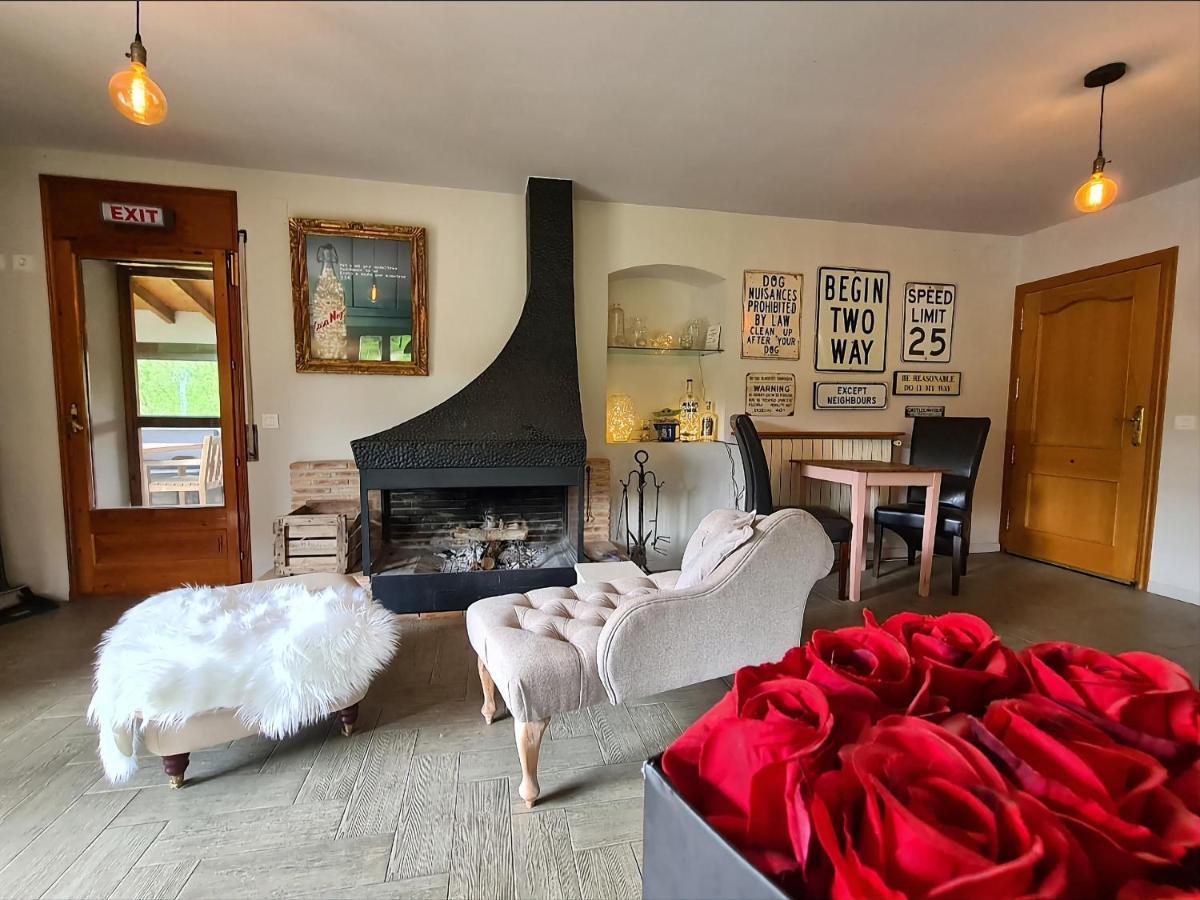 Harveys Homestay - Adults Only Mieres  エクステリア 写真